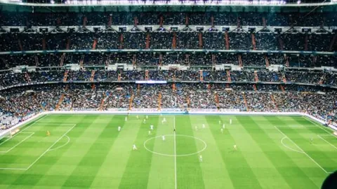 足总杯16强激战：曼联迎战富勒姆，曼城对垒普利茅斯